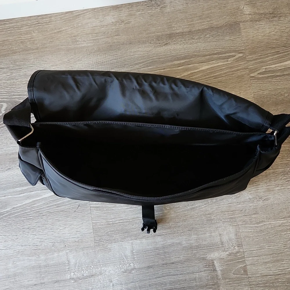 Emporio Armani Messenger Bag Shoulder & Crossbody Tote